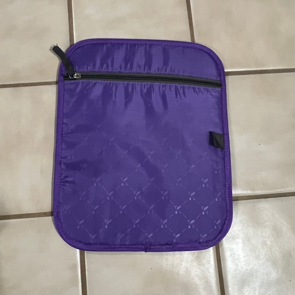 Young Living Essential Oils Carrying Case - Picture 6 of 10